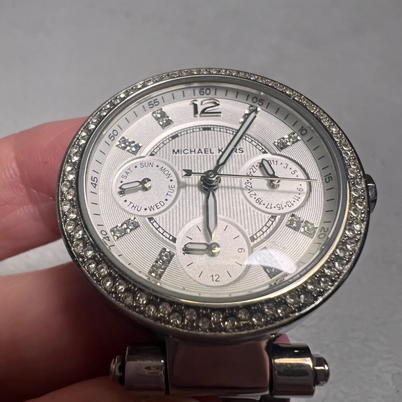 Michael Kors Mk5615 Ladies Silver Stainless Steel Watch with Crystals - Picture 8 of 16